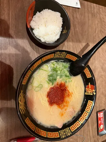 熱々ラーメンと白ごはん