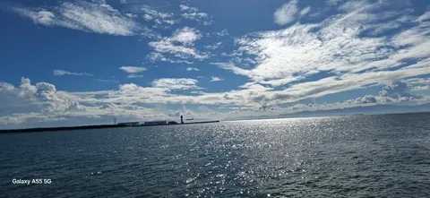 空と海、滑走路の静寂