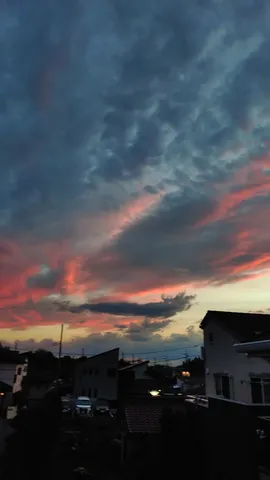 空に灯る、夕焼けのグラデーション