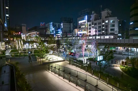 都会の夜景と光の演出