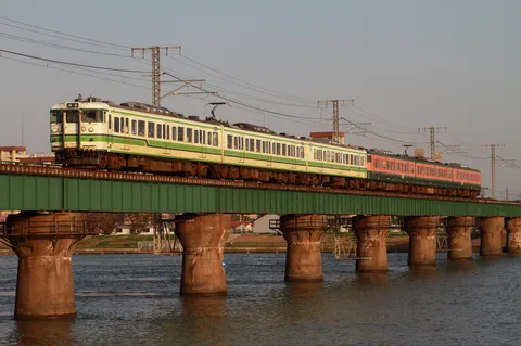 鉄橋を渡る列車の余韻