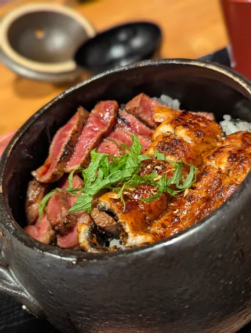 肉と鰻の贅沢丼