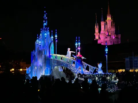 魔法の夜、氷の城とプリンセス