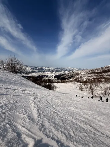 雪原と青空の静かな旋律