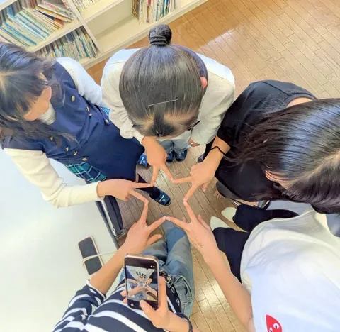 スマホ越しのハンドスター