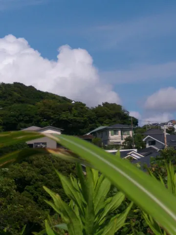 山と家と空の語り