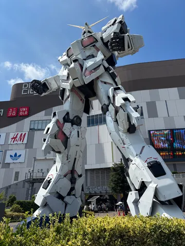 街角の巨大警備員