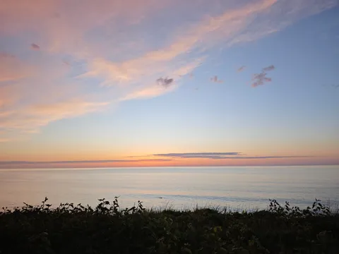 空と海、静かなグラデーション