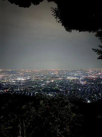 夜景に溶ける空のグラデーション