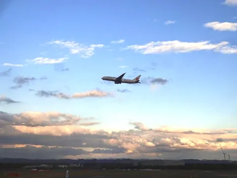 蒼と橙の空を往く