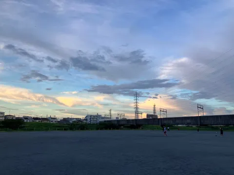 夕暮れの線路風景