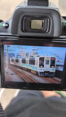 カラフル列車とカメラ越しの日常