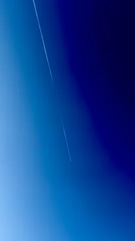 蒼い空の軌跡が続く
