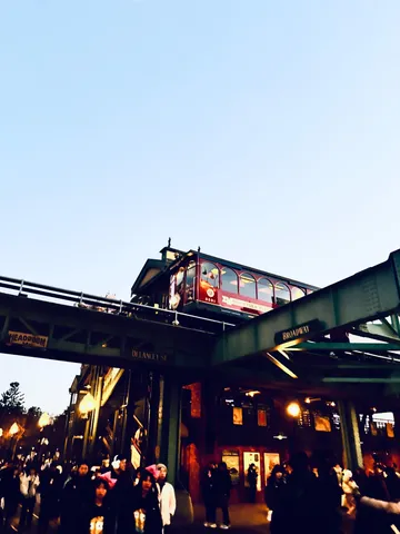 ノスタルジックな街並みとレトロな路面電車