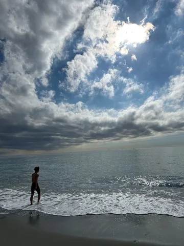 光と雲の境界線へ