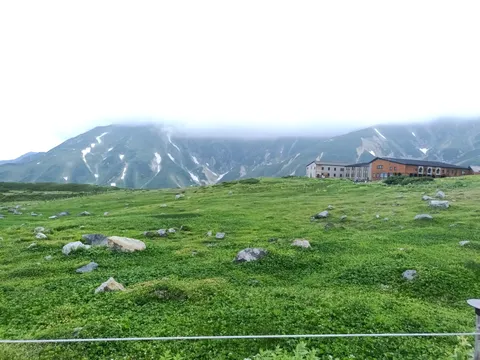 雲海に抱かれし山の宿