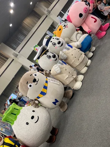 ぬいぐるみ群像の舞台感