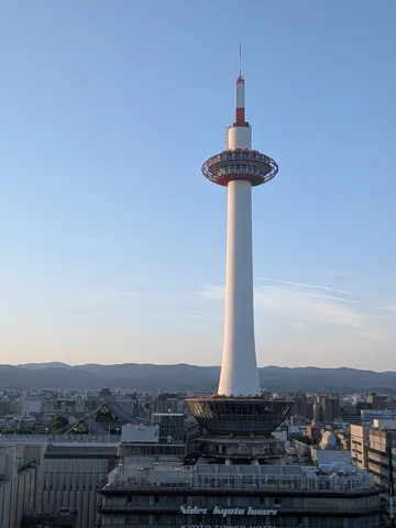 京都の空を貫くシンボルタワー