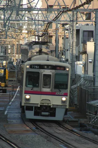 曲がり角の電車