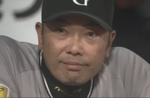 ベンチの真剣な眼差し