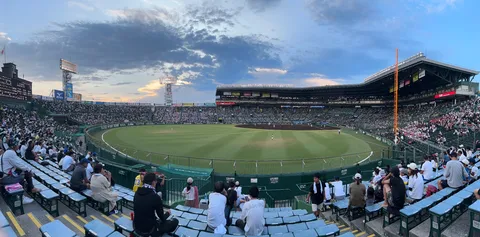 夕暮れスタジアムの光景
