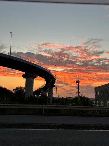 燃える空と高架橋