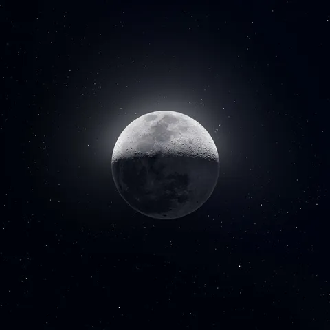 宇宙の神秘、月のかけら