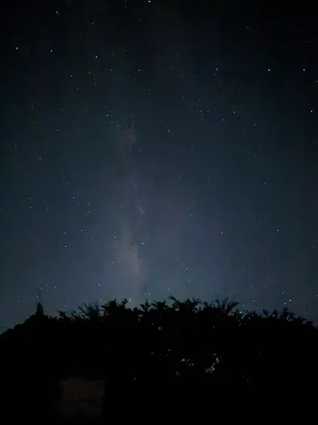 夜空に広がる天の川