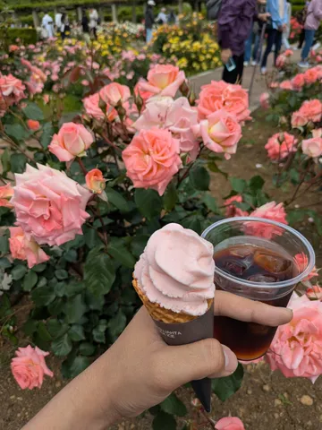 花咲く庭園の甘い誘惑