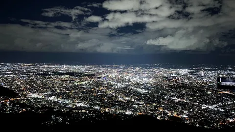 夜景に広がる光の海