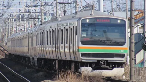 鉄路を駆ける鈍色の風