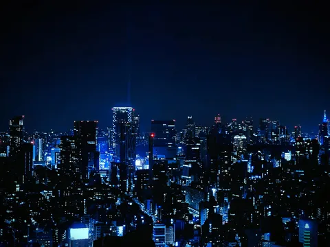 夜景の青い流星列