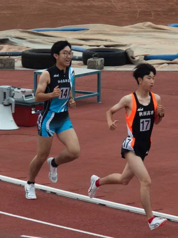 デッドヒート！レースの行方