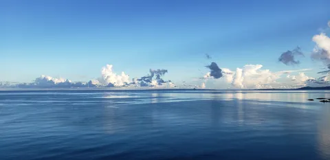 静寂の海、雲の筆致