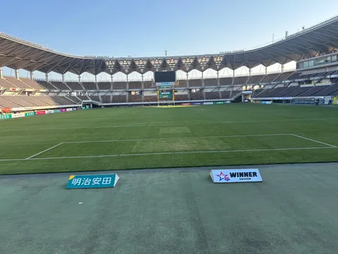 静寂に包まれたスタジアム