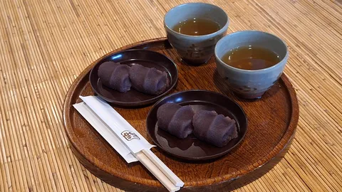おはぎと緑茶でほっと一息