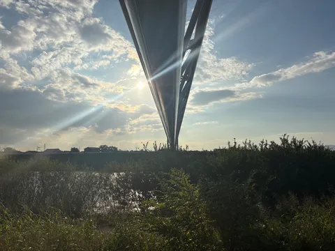 天へと続く光の道