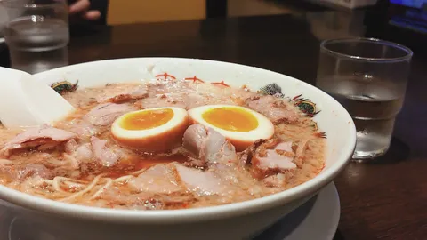 とろとろ卵と豚肉の旨味ラーメン