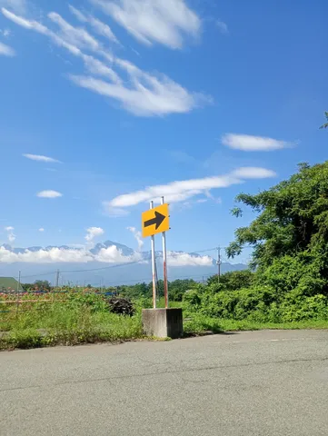 右へ進む風景の合図
