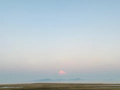 淡い空と水平線