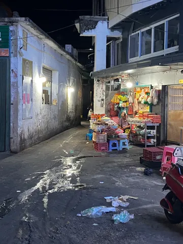 夜市のウェットな風情