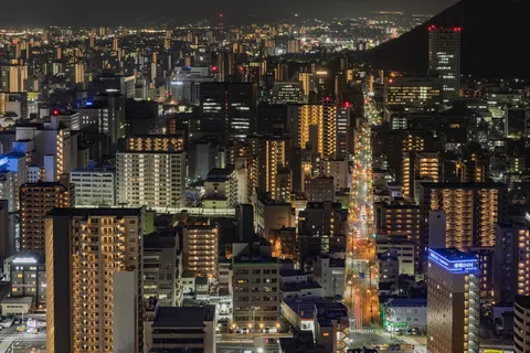 都市を彩る無数の灯り