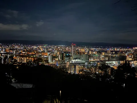 都会の灯り、夜景のパノラマ