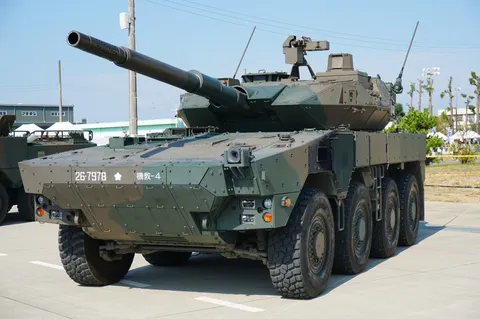 戦車？いや、これは陸自の「機動戦闘車」