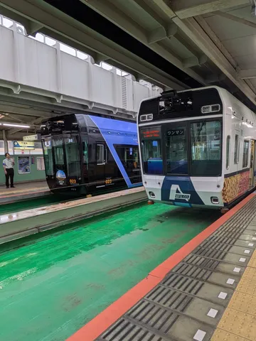 新参者の32編成と古参の18編成
