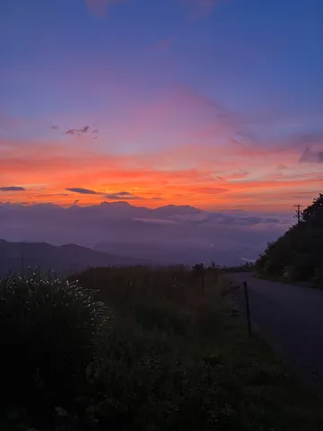 夕焼け、雲海、そして坂道
