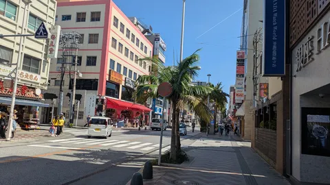 街角に宿る午後の風景