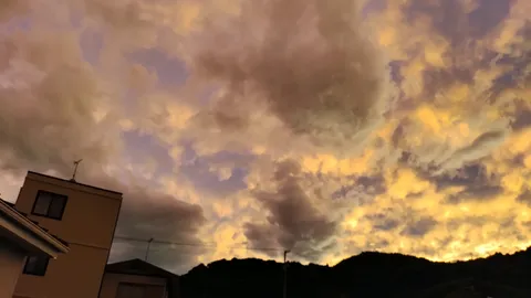 夕焼けと雲のささやき