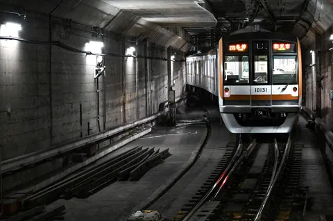 トンネルの主、見参！