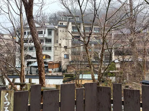 雨上がりの森の宿